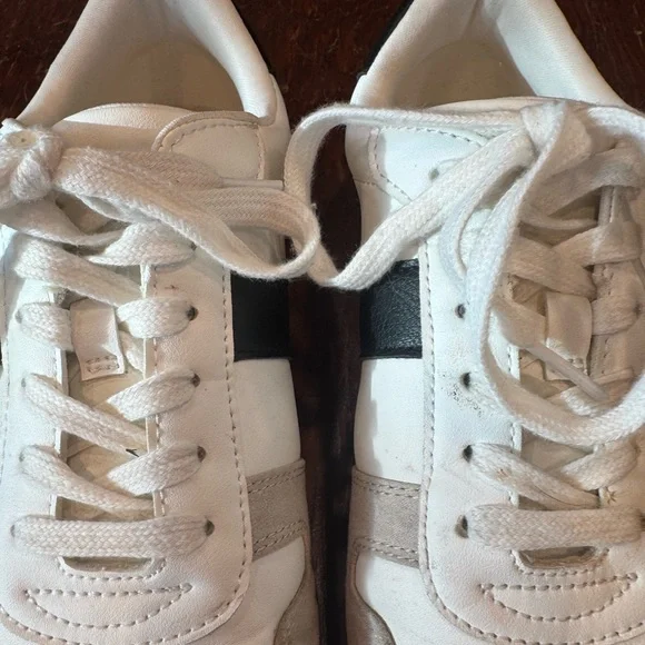 TARGET Universal Threads sneakers - size 9.5 - Picture 8 of 12